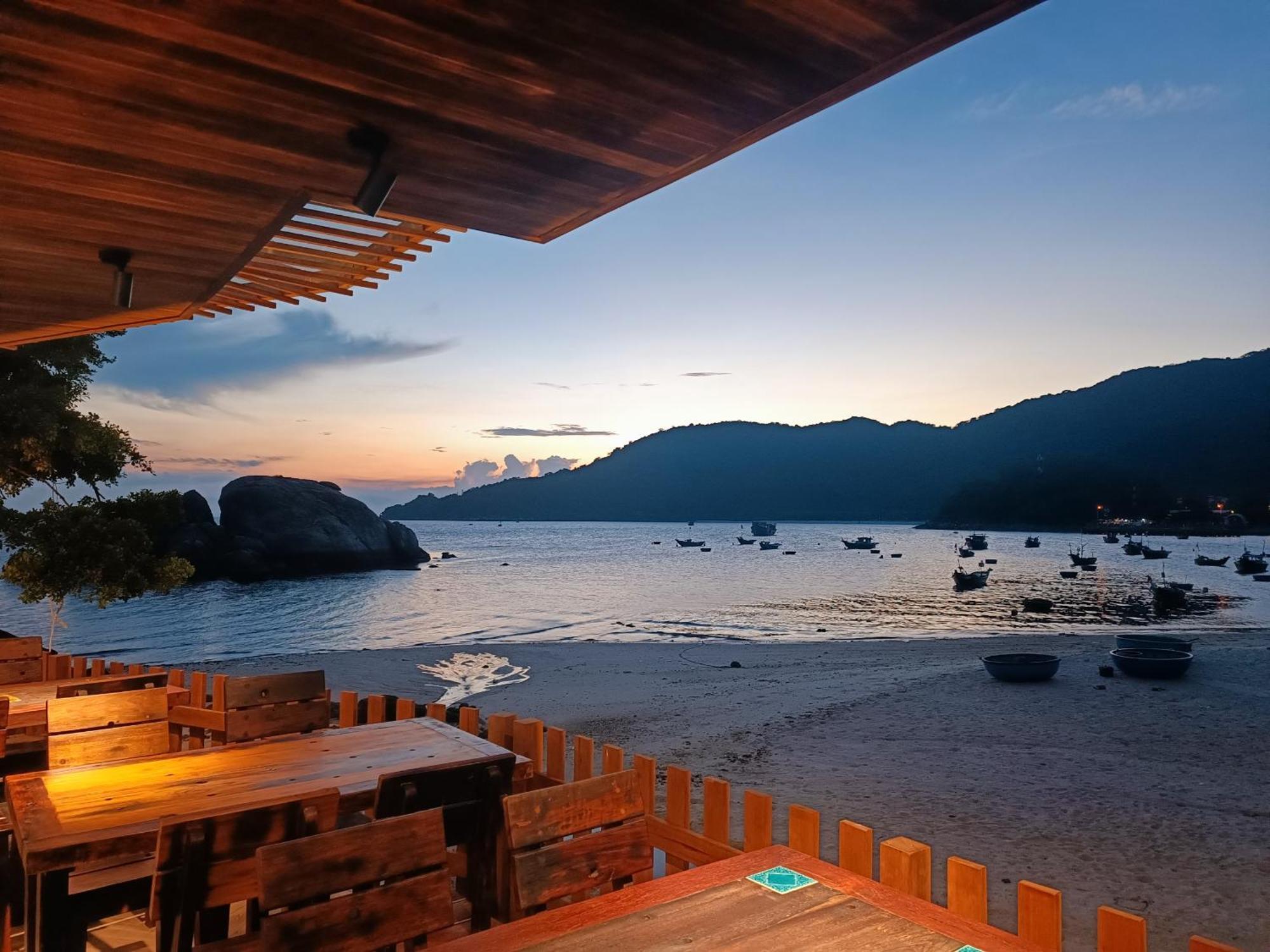 The Coral Homestay & Pub Tân Hiệ Exterior foto